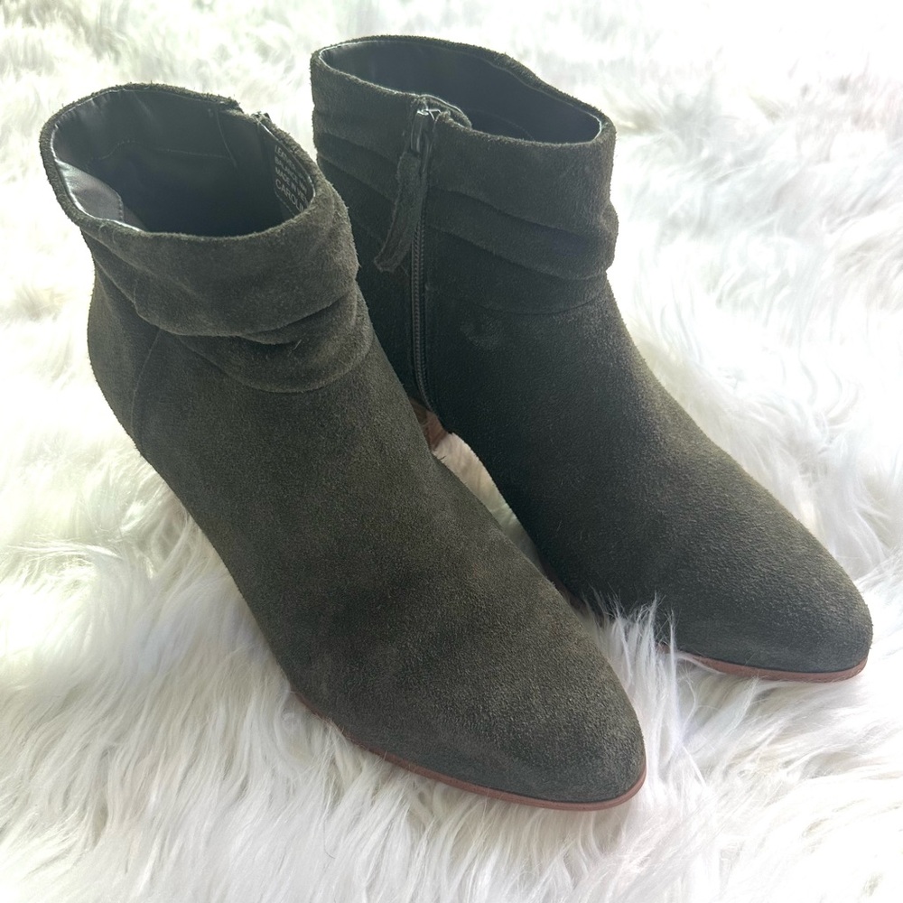Violet & Red women's Cupid Suede Bootie Olive Size 9 - Picture 3 of 7